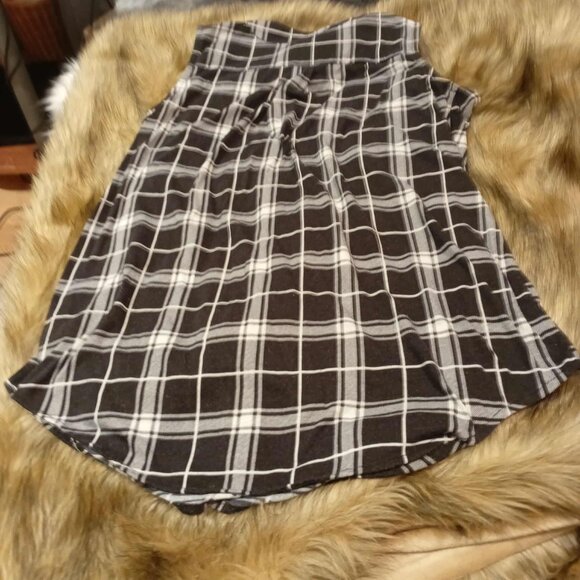 4-Piece Plaid Outfit Bundle | Top, Vest, Scarf & Hat Set | Size S - Picture 2 of 9